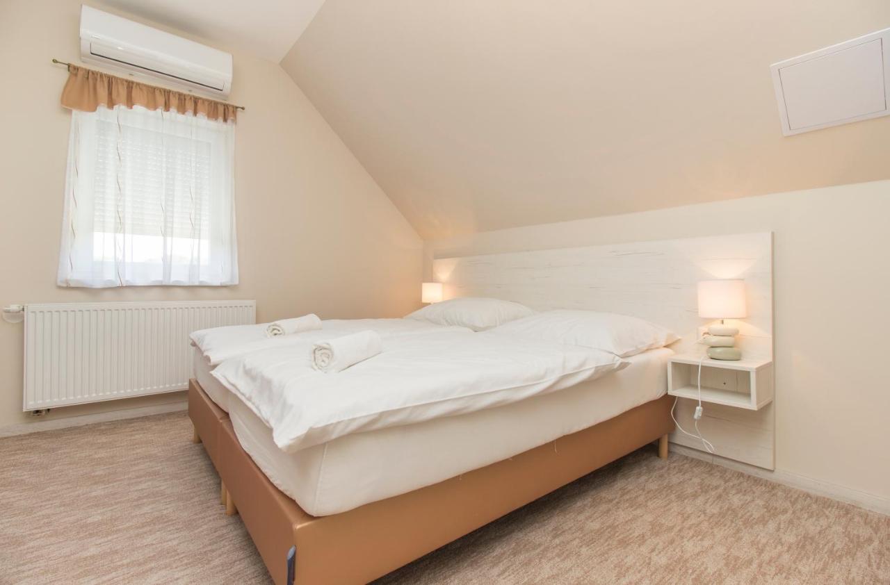 Ponty-Lak Panzio Guest House Dávod Екстериор снимка