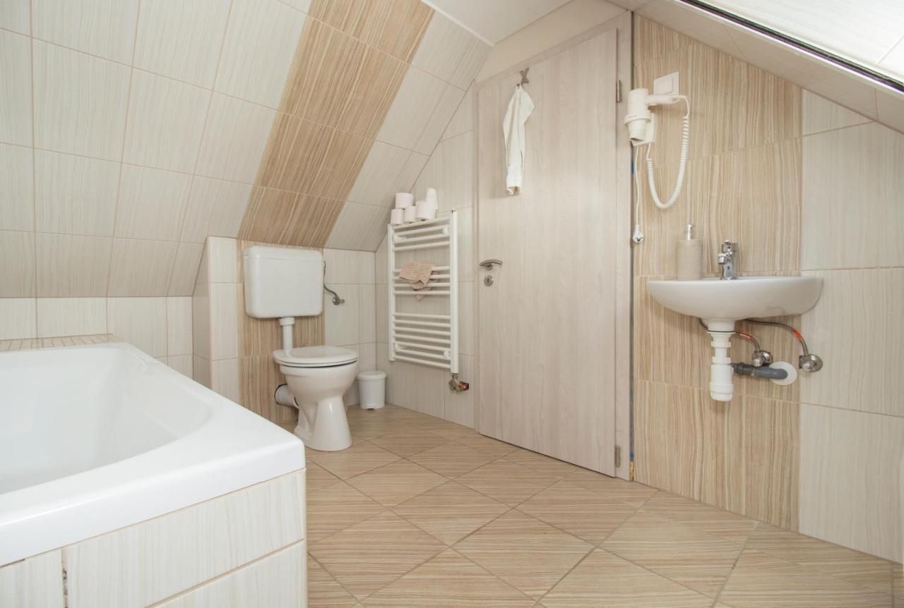 Ponty-Lak Panzio Guest House Dávod Екстериор снимка