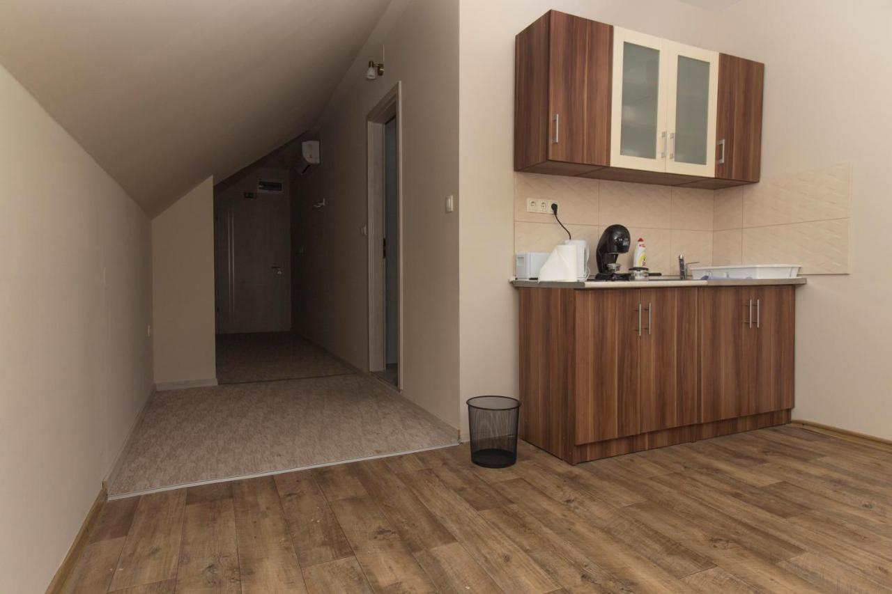 Ponty-Lak Panzio Guest House Dávod Екстериор снимка