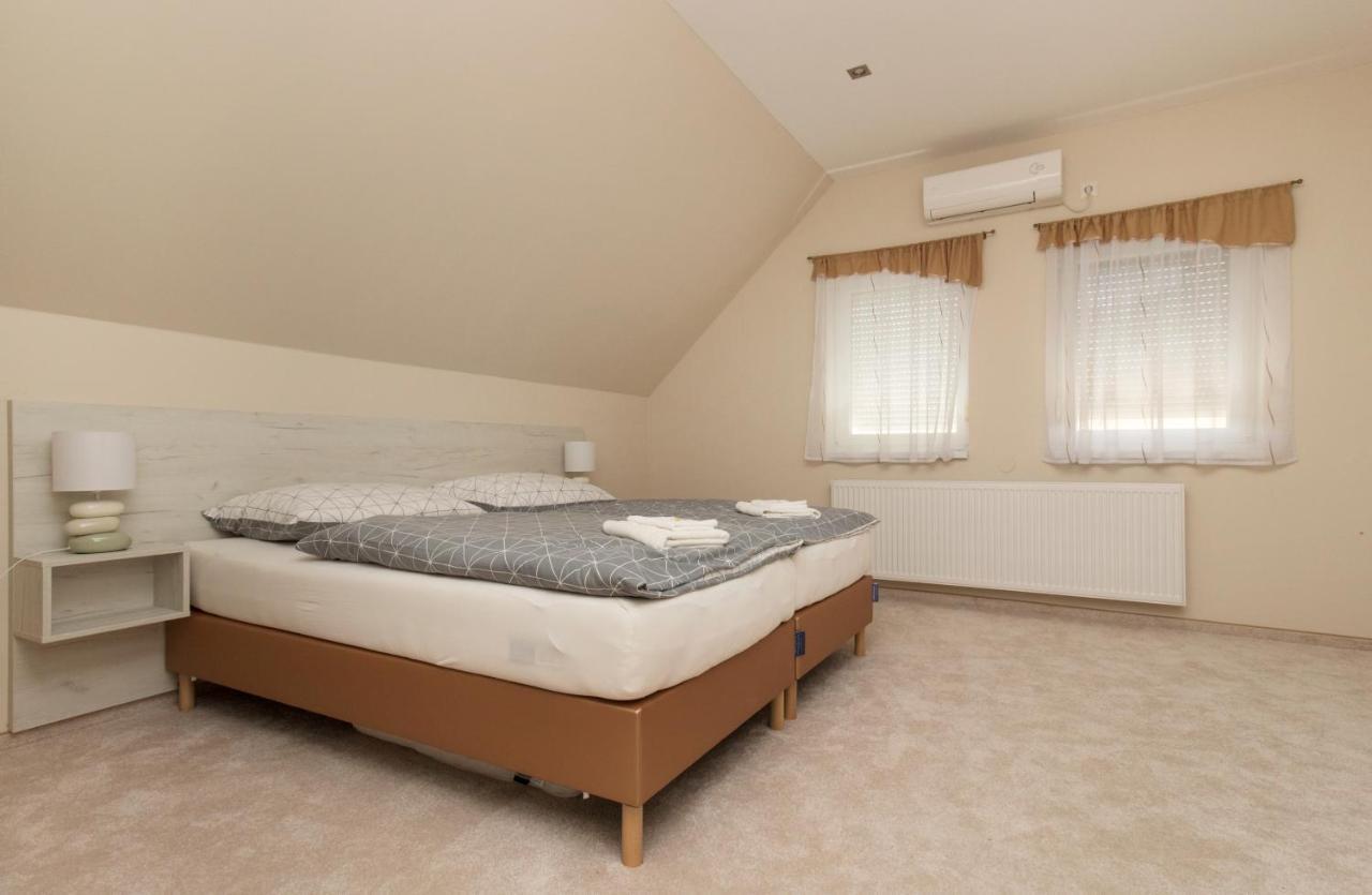 Ponty-Lak Panzio Guest House Dávod Екстериор снимка