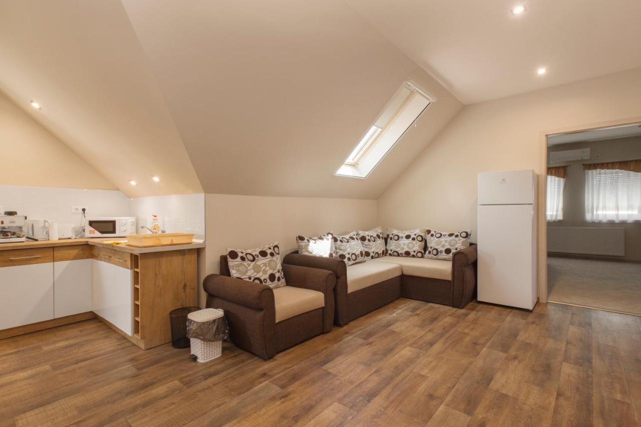 Ponty-Lak Panzio Guest House Dávod Екстериор снимка