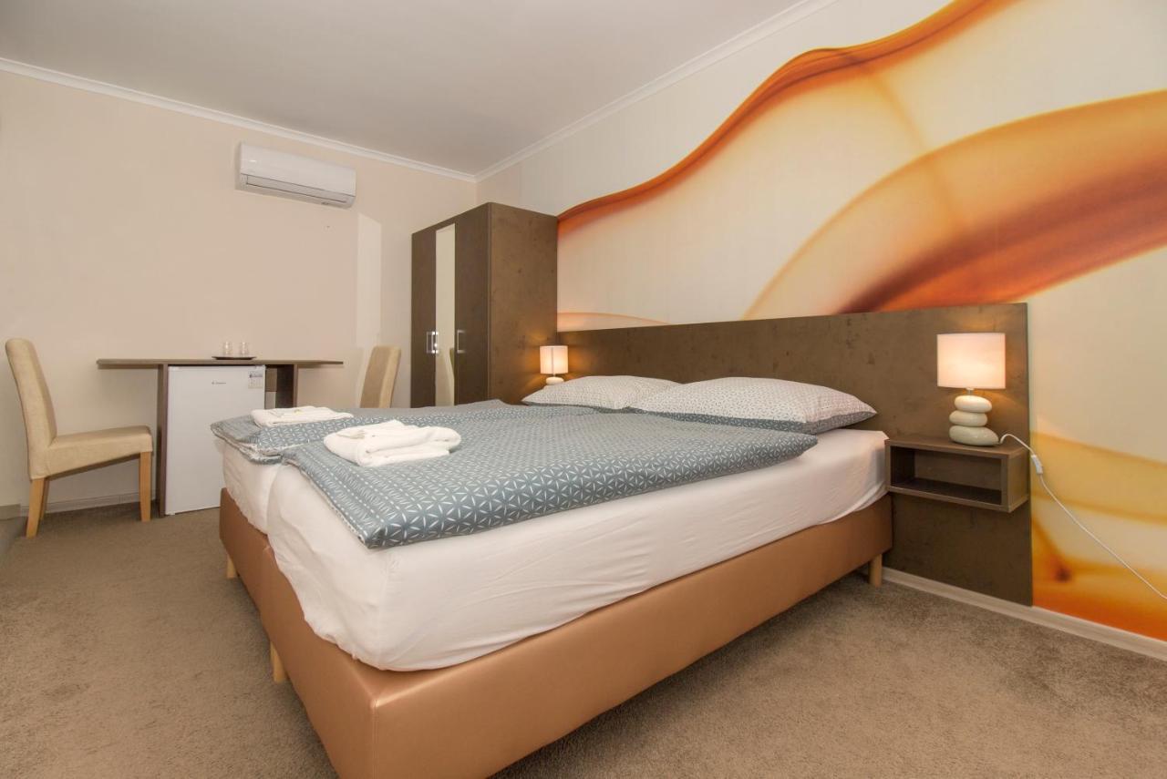 Ponty-Lak Panzio Guest House Dávod Екстериор снимка