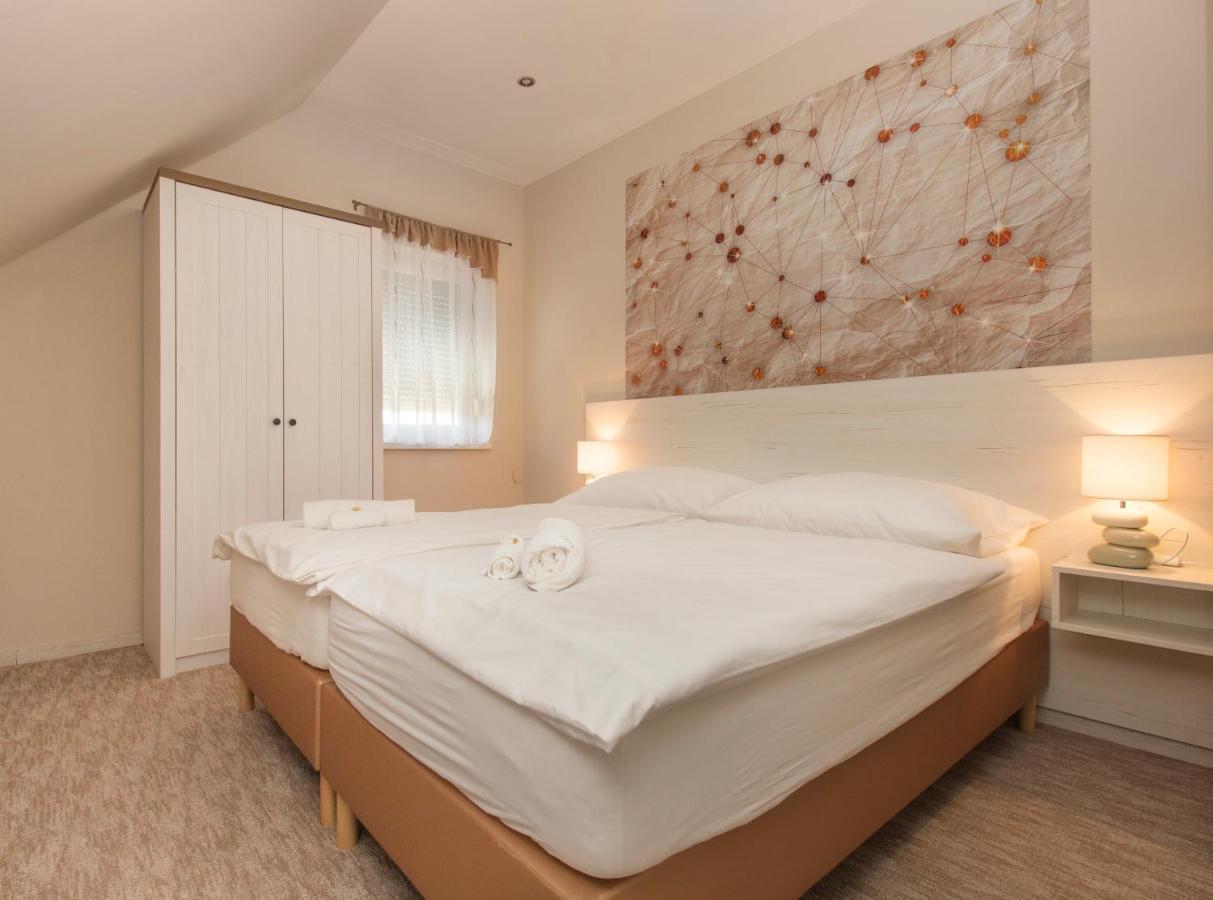 Ponty-Lak Panzio Guest House Dávod Екстериор снимка