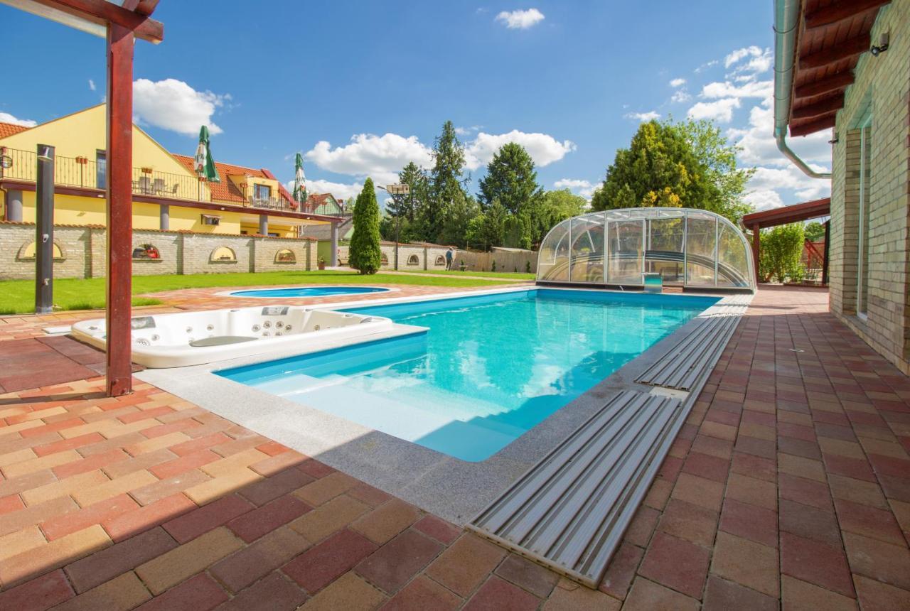 Ponty-Lak Panzio Guest House Dávod Екстериор снимка